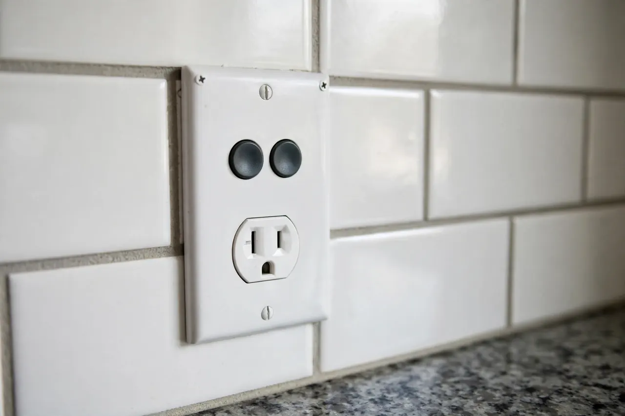 GFCI Keeps Tripping: Ground Faults, Moisture And Worn Outlets — guide image